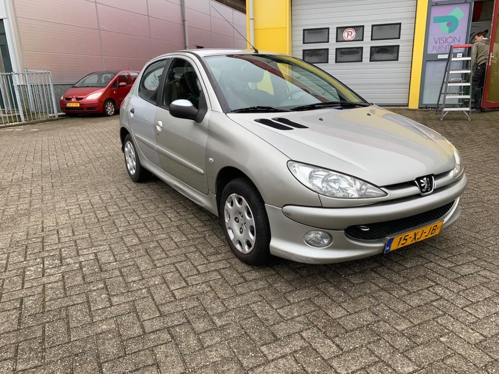 peugeot-206-image2.jpg