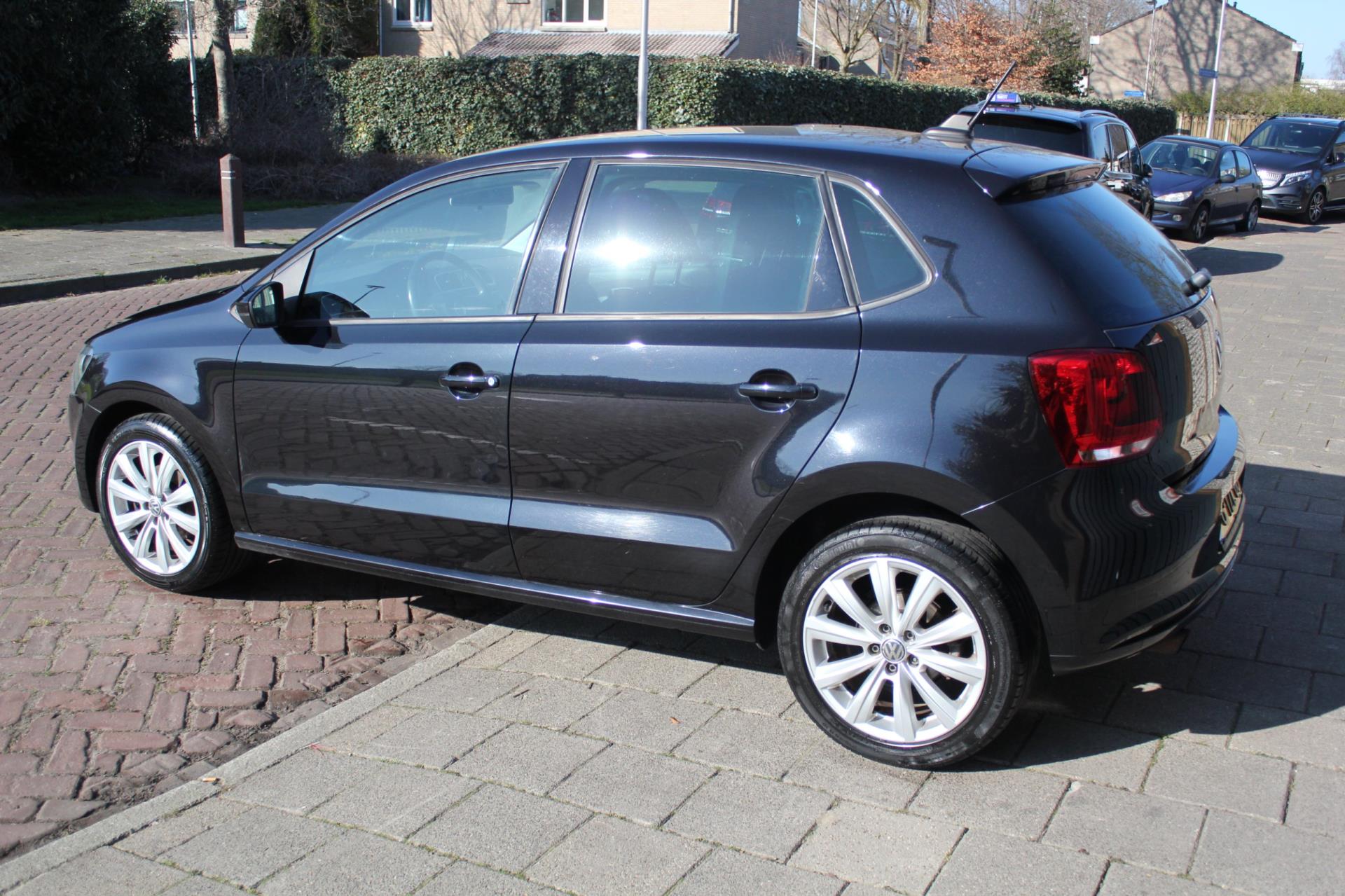 volkswagen-polo-image2.jpg