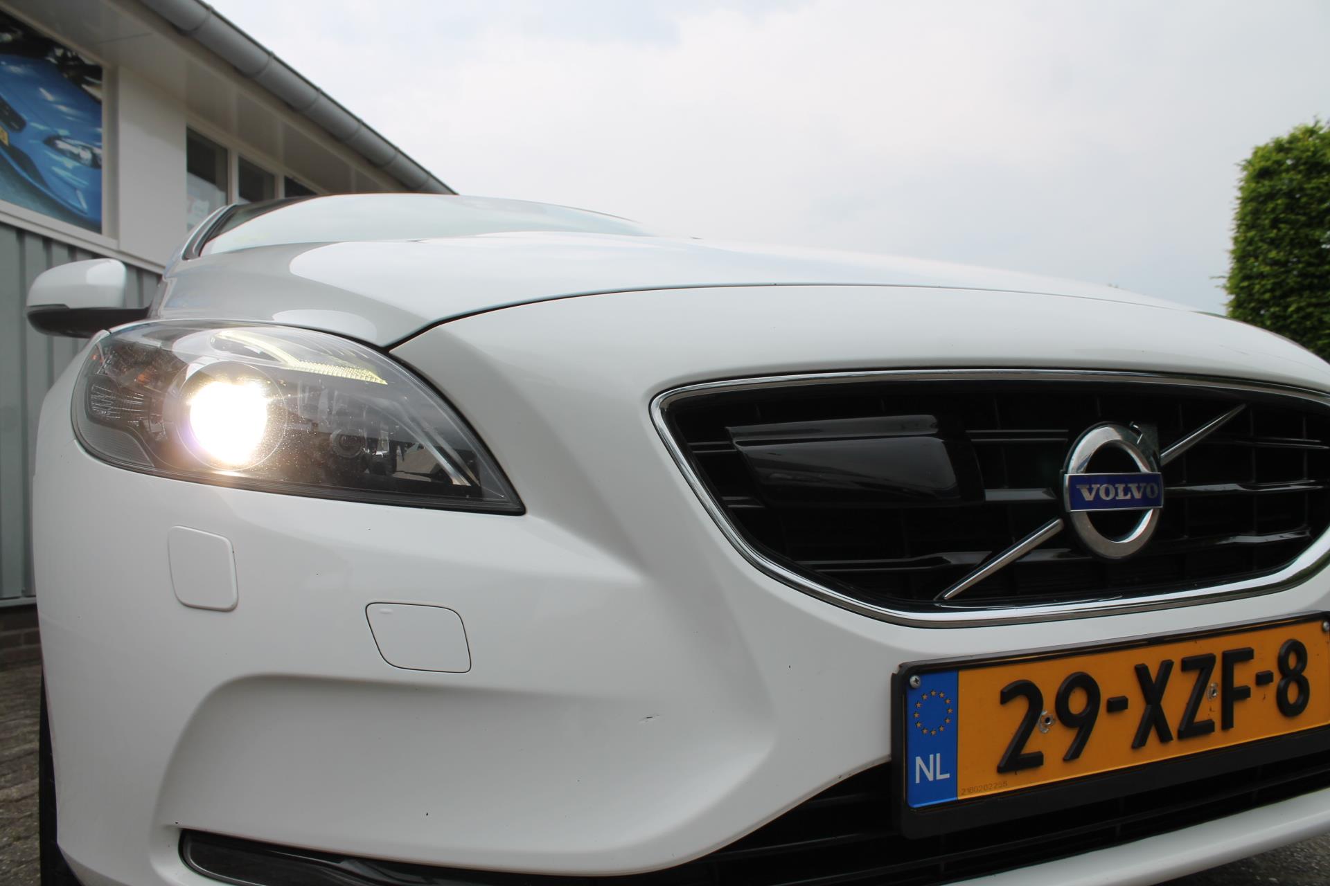 volvo-v40-image3.jpg