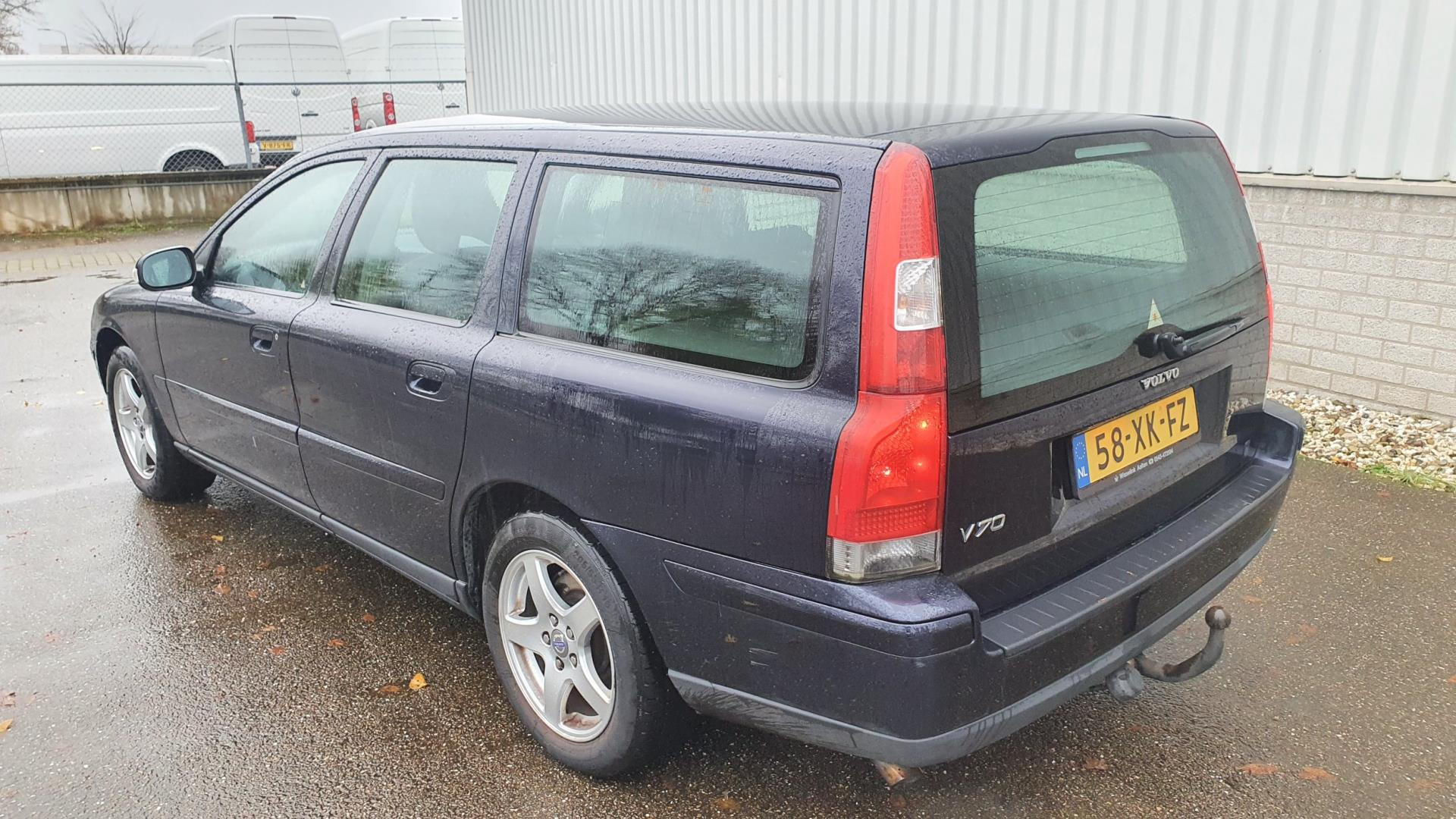 volvo-v70-image2.jpg