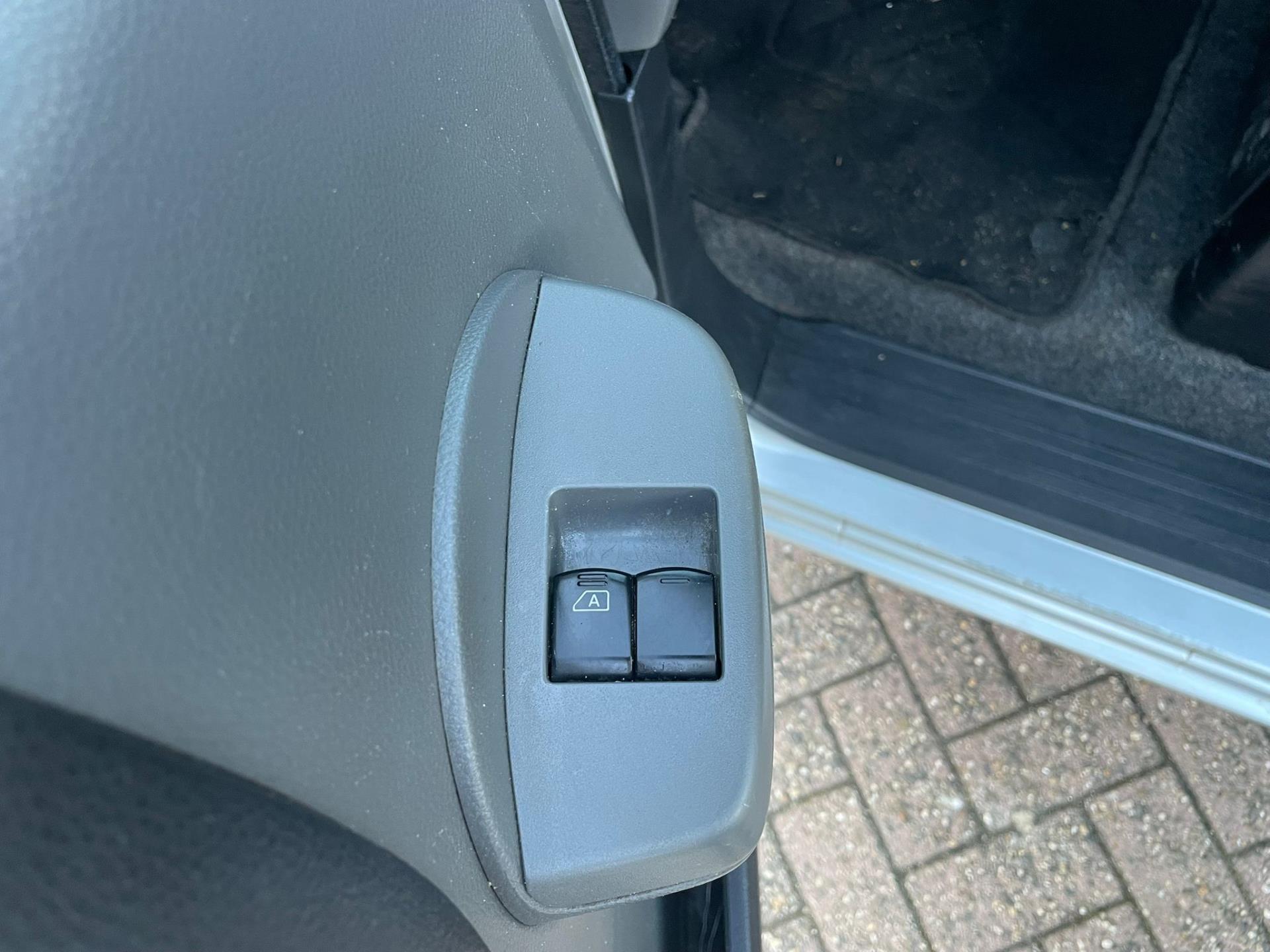 nissan-nv200-image10.jpg