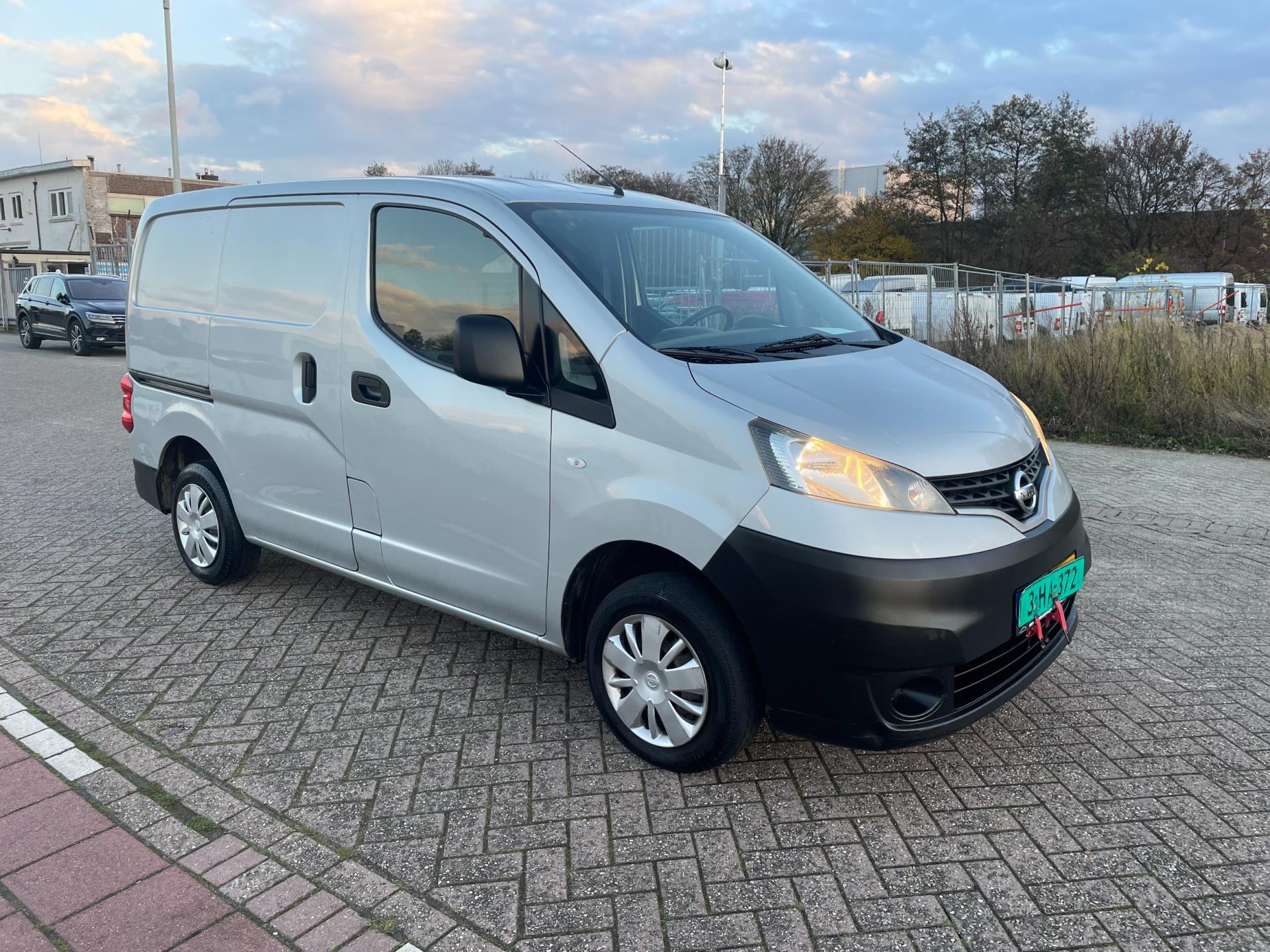 nissan-nv200-image3.jpg