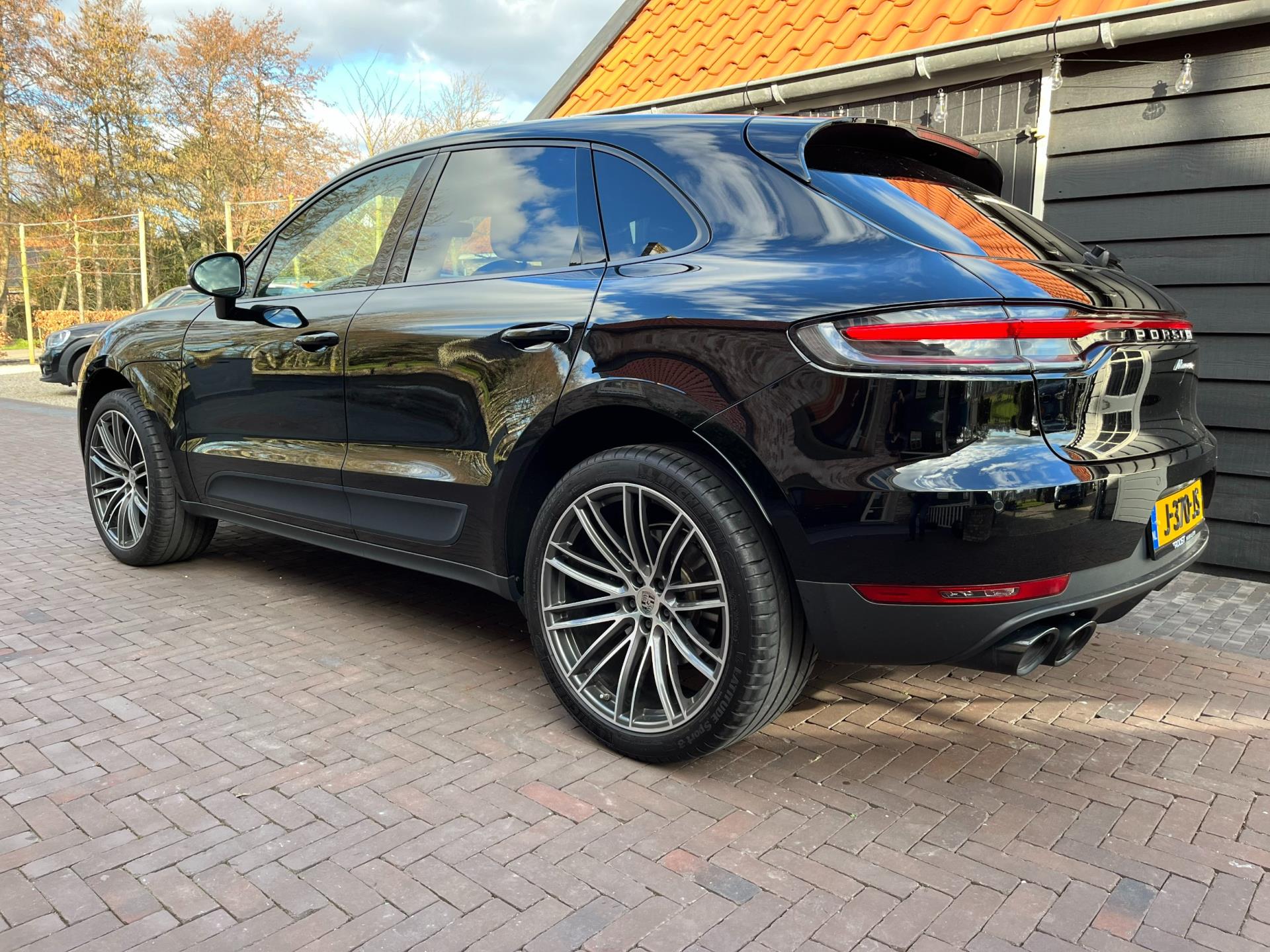 porsche-macan-image5.jpg