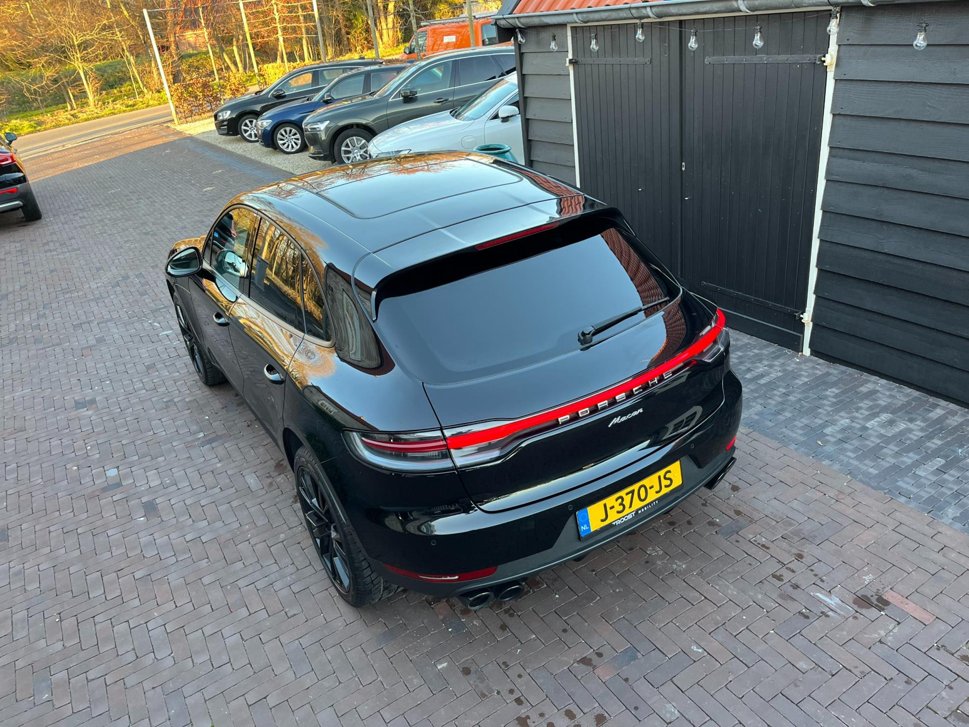 porsche-macan-image6.jpg