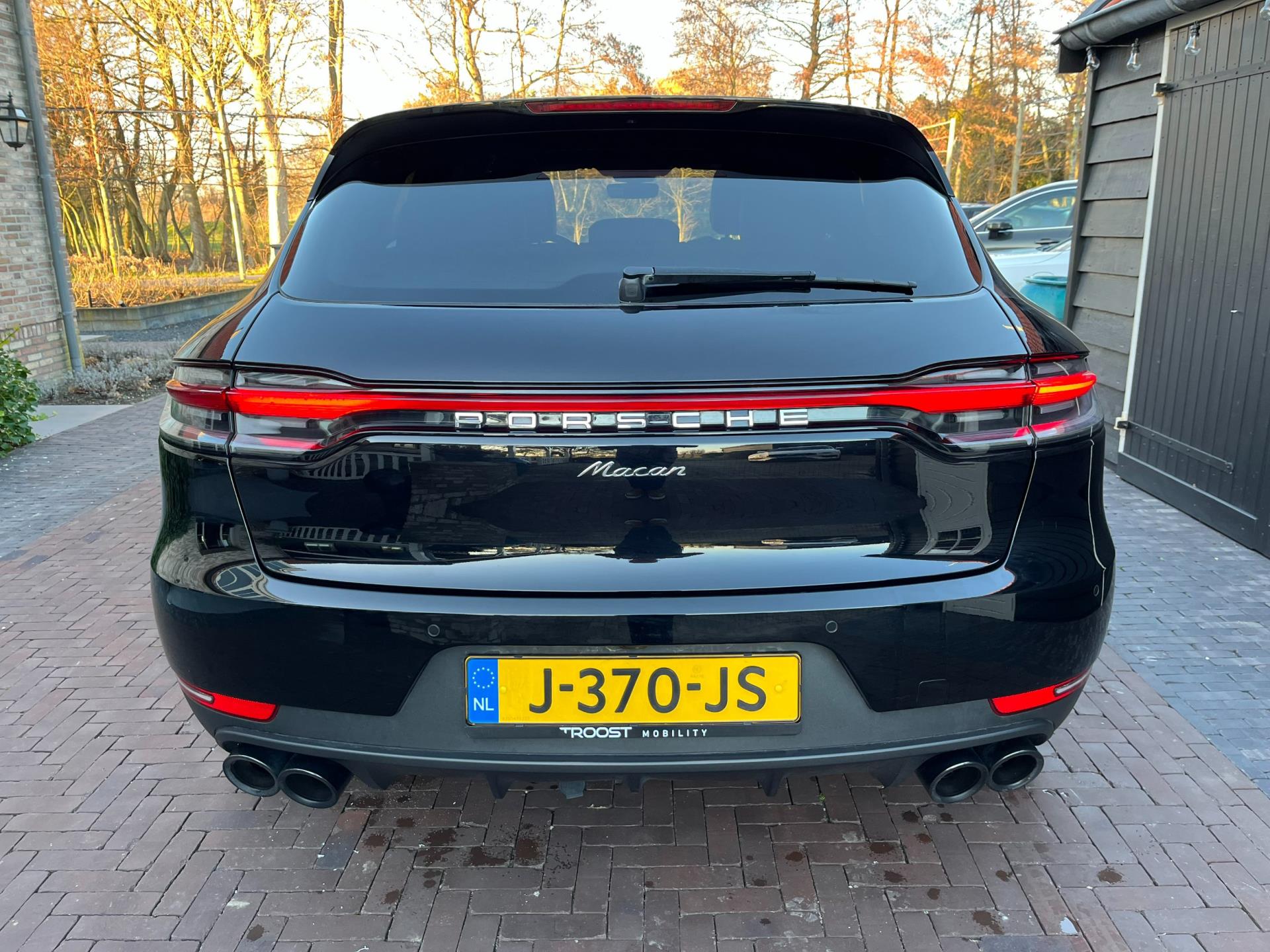 porsche-macan-image7.jpg