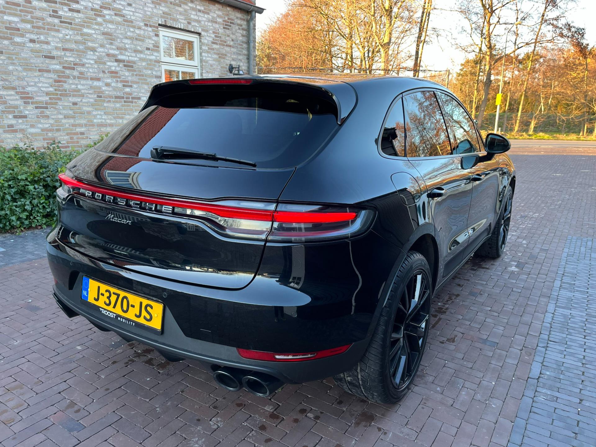 porsche-macan-image8.jpg