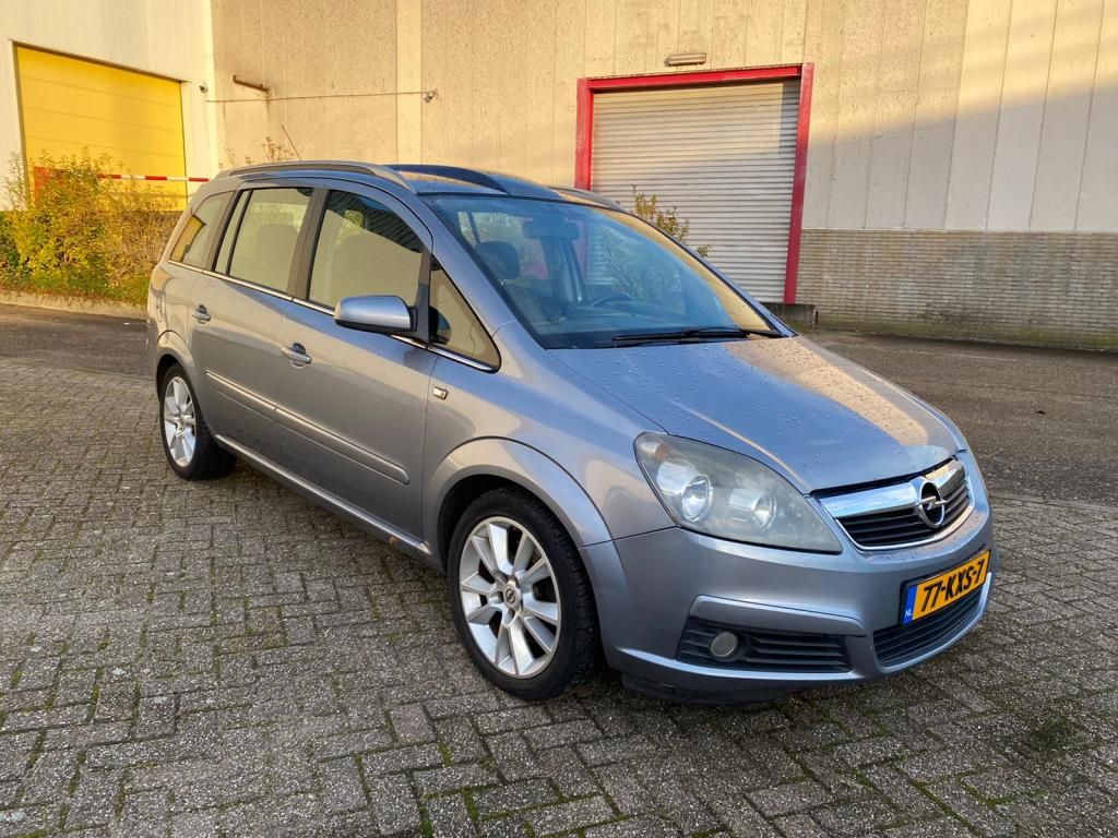 opel-zafira-image8.jpg