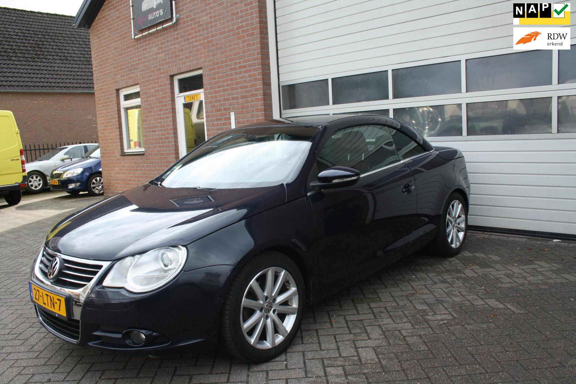 654672070/volkswagen-eos-image1.jpg