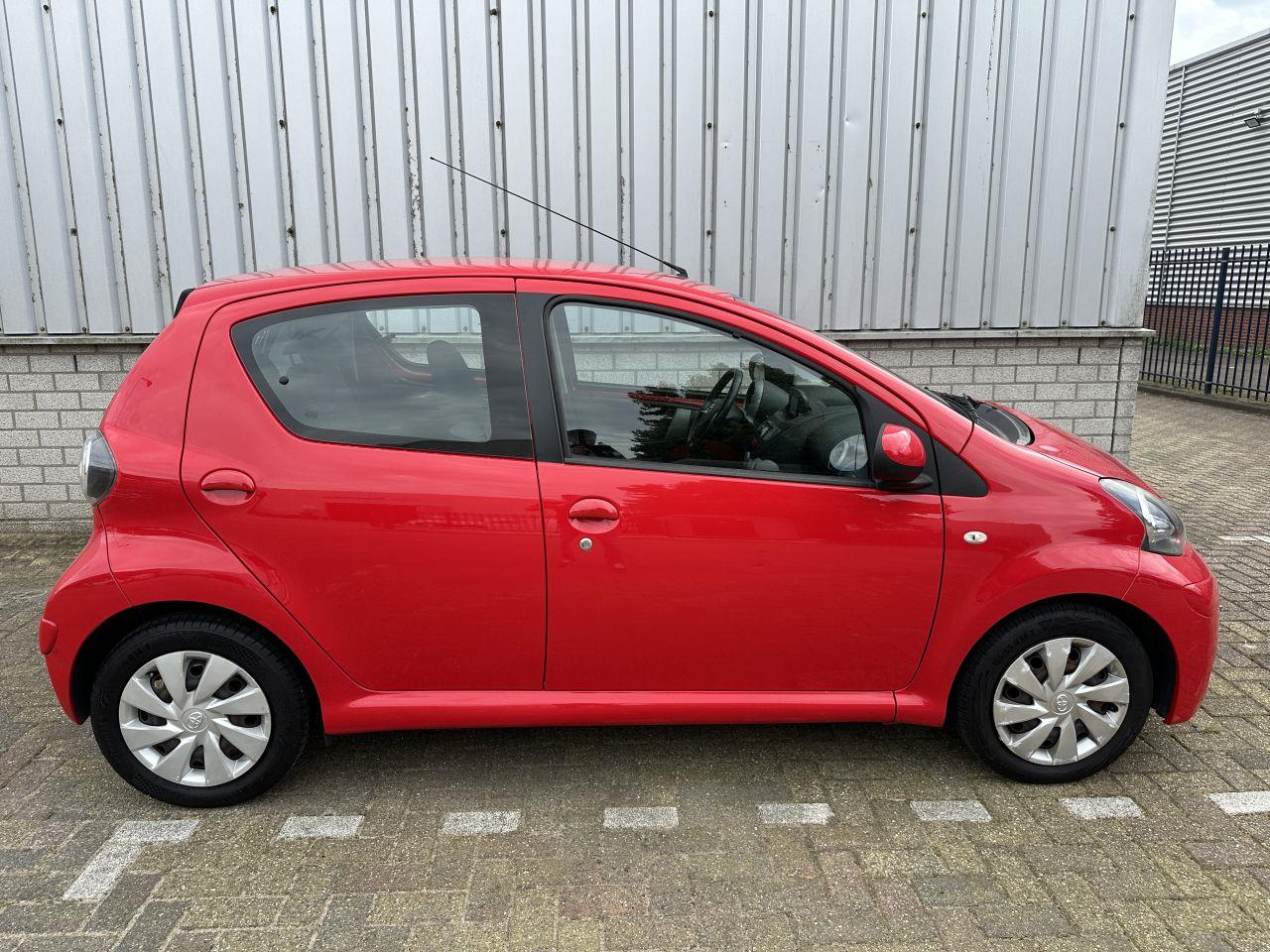 toyota-aygo-image7.jpg