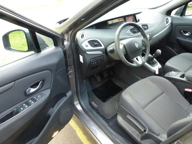 renault-scenic-image9.jpg